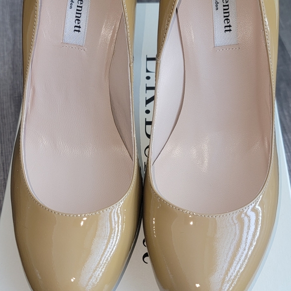 LK Bennett NWT "Sledge" pumps, tan, Patent Leather - Picture 3 of 12